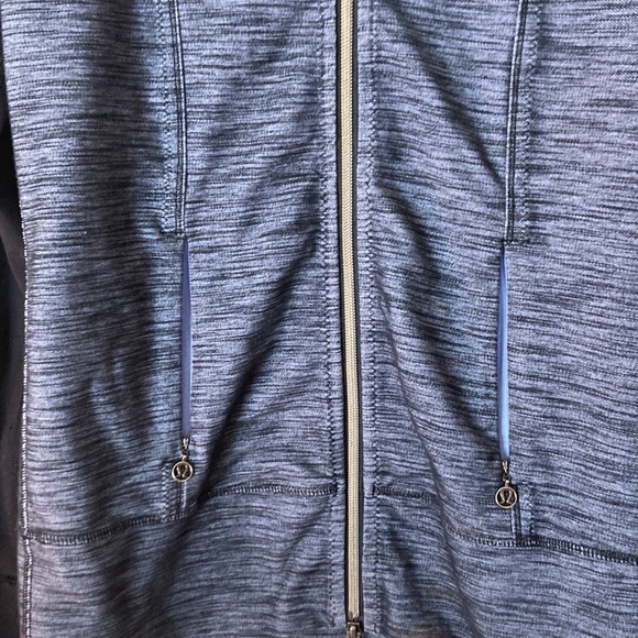 Lululemon zipper jacket size 6 - Picture 5 of 9